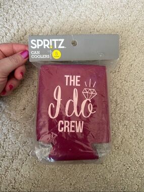 Spritz Maroon "The I Do Crew" Can Coolers - Pink Text (5 Pack)
